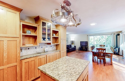 Maple Heights-Lake Desire House | Dog-friendly home with large yard, inviting deck & spacious layout