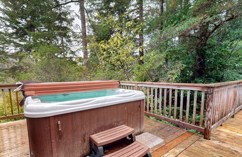 Dunes City House | Dog-Friendly Home with Expansive Deck with Hot Tub and Dock on Woahink Lake