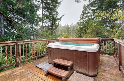 Dunes City House | Dog-Friendly Home with Expansive Deck with Hot Tub and Dock on Woahink Lake