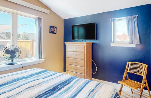 Gunnison House | Dog-friendly home with prime location, lovely patio, sun porch & WiFi