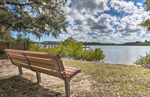 Harbor Oaks Bay Shore House | Dog-Friendly Home with Gas Grill - Walk to Rose Bay!