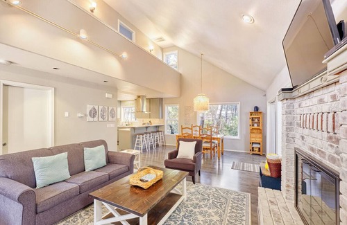 Ocean Park House | Dog-Friendly, *HOT TUB*, Walk to Beach (Sisu)
