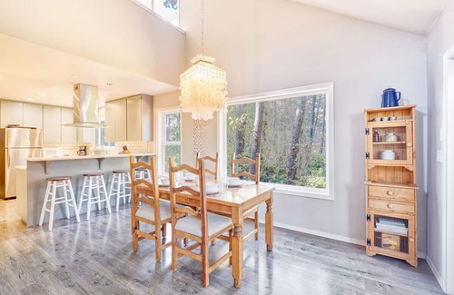 Ocean Park House | Dog-Friendly, *HOT TUB*, Walk to Beach (Sisu)