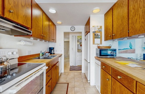 North Hero House | Dog-friendly, house & guest house on Lake Champlain, views, lakefront, bbq