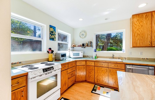 Cape Meares House | Dog-friendly house near beach w/hot tub, fireplace, enclosed yard, full kitchen