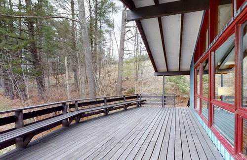 Waitsfield House | Dog-friendly house with fast WiFi, large fireplace, foosball, washer & dryer