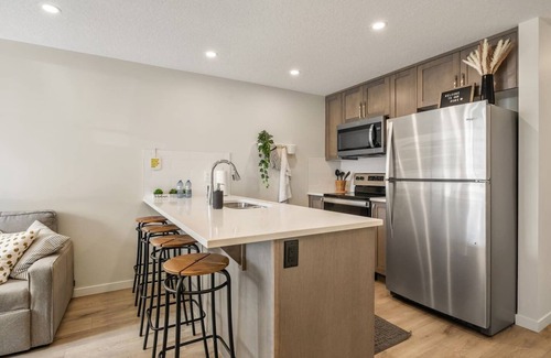 Keith House | Dog Friendly » King Bed » Free Banff Pass » AC