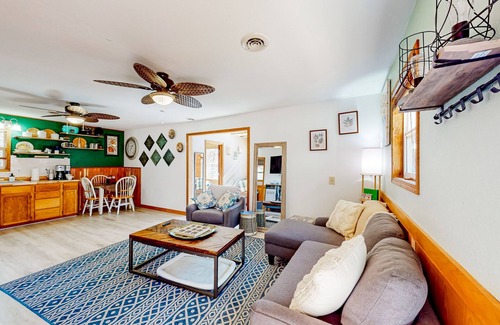 Eagle Rock House | Dog-friendly lake house plus bonus room, firepit, & furnished deck