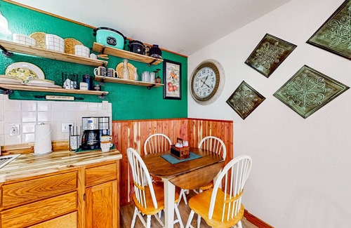 Eagle Rock House | Dog-friendly lake house plus bonus room, firepit, & furnished deck