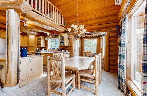 Cascade Cabin | Dog-Friendly Lake-View Cabin with Deck, Firepit & Pool Table