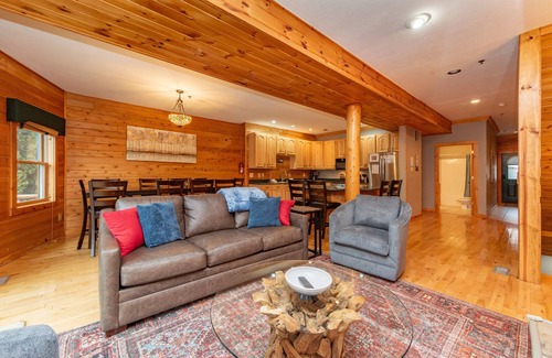 McHenry House | Dog Friendly Lakefront Bliss: Hot Tub, Views & Fun