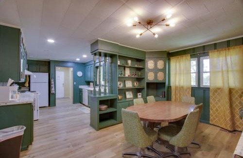 Lexington House | Dog-Friendly Lexington Retreat Step-Free Access!