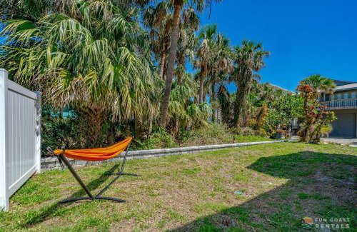 New Smyrna Beach Apartment | Dog Friendly Loft STEPS from Beach with Gas Barbecue Grill and Upstairs Deck!