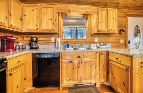 Blue Ridge Cabin | Dog-Friendly Log Cabin with Hot Tub, Fire Pit, and Game Room.