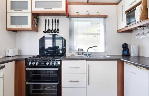 Prestatyn House | Dog Friendly* Lovely Caravan by the Beach at Lyon’s Lido Beach Prestatyn