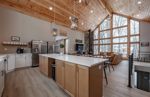 Waterfront Greens House | Dog Friendly Luxe Deep Creek Stay w/Indoor Pool
