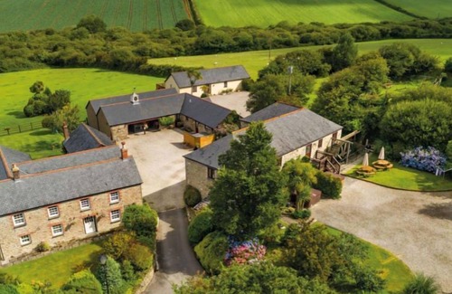 Newquay Cottage | Dog-friendly luxury super-king studio suite