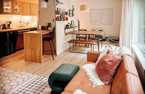 Bethel Apartment | Dog-Friendly Modernist Retreat in Bethel - close to everything