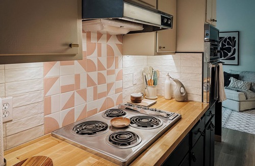Bethel Apartment | Dog-Friendly Modernist Retreat in Bethel - close to everything