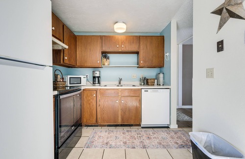 Dillon House | Dog-Friendly Montana Home w/Deck & Fenced-In Yard