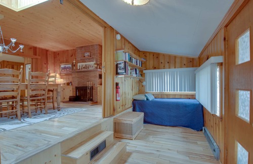 Lyons House | Dog-friendly mountain getaway with kitchen, patio, & mountain view