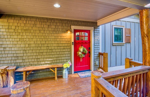 Cullowhee Cabin | Dog-friendly mountain home w/ central AC, EV chargers, fireplace, & washer/dryer