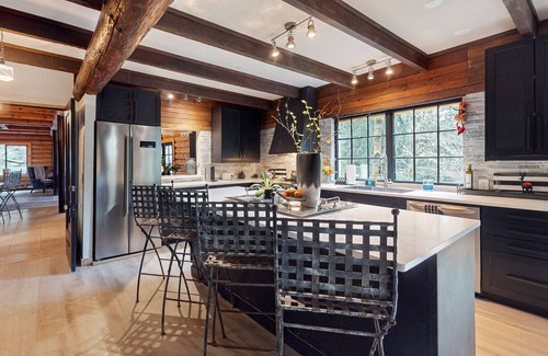 Mirrormont House | Dog-friendly mountain-view home with fireplace, deck, grill, streaming, & W/D