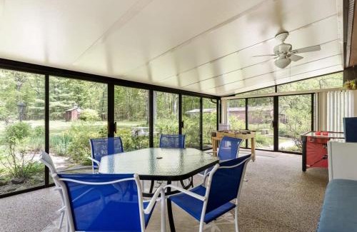 Kendall House | Dog-Friendly Nature Escape with Hot Tub and Fire Pit