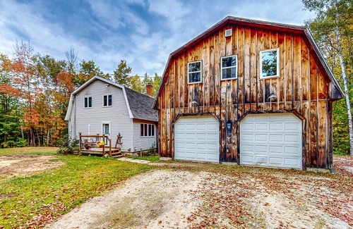 Paris Apartment | Dog-friendly, newly built apartment near Norway Lake & Sunday River