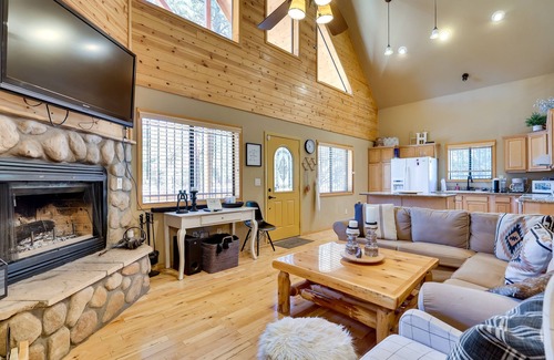 Eagar Cabin | Dog-Friendly Nutrioso Cabin w/Wraparound Porch!