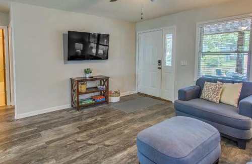 Tranquil Harbour House | Dog-Friendly Oak Island Rental - 1 Mi to Beach!