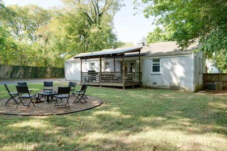 Inglewood House | Dog-Friendly Oasis in Nashville