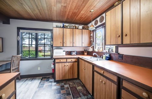 Downtown Cannon Beach Cabin | Dog-friendly, oceanfront home just a stroll from the beach and shopping & dining