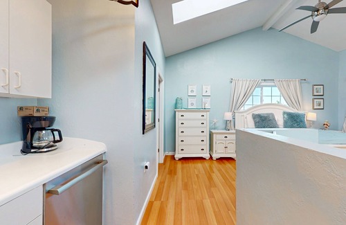 Fort Bragg House | Dog-friendly, oceanfront studio w/decks & kitchenette - steps to the beach