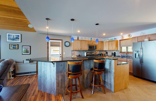 Owls Head House | Dog-friendly, oceanfront home with fast WiFi, furnished deck, & full kitchen