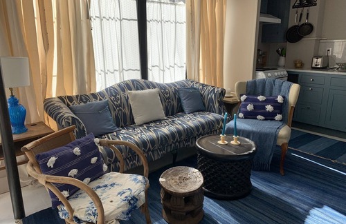 Duke Park Apartment | DOG FRIENDLY One Bedroom Walk to Downtown