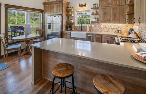 Dover Bay House | Dog Friendly | Private Hot Tub | Waterfront