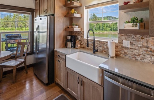Dover Bay House | Dog Friendly | Private Hot Tub | Waterfront