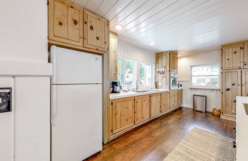 Idyllwild Cabin | Dog-friendly, renovated home with fireplace & amazing deck