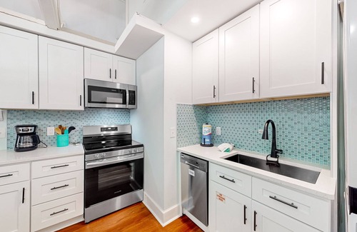 Panama City House | Dog-friendly retreat with outdoor shower, patio, BBQ, & firepit