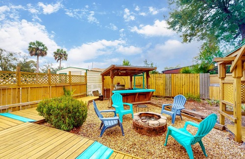 Panama City House | Dog-friendly retreat with outdoor shower, patio, BBQ, & firepit