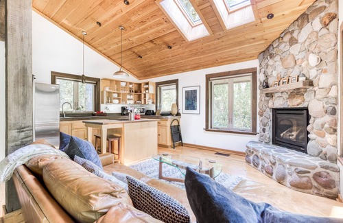 Mount Hood Village House | Dog-Friendly Riverfront Gem w/a Private Hot Tub, Gas Fireplace, & Free WiFi