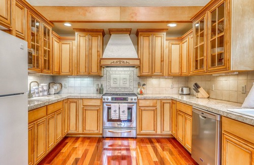Rio Dell House | Dog-friendly, riverfront home on a cliff w/river views, private hot tub