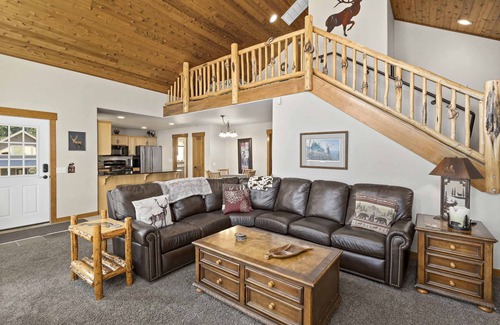Ronald Cabin | Dog-Friendly Ronald Vacation Rental Cabin!