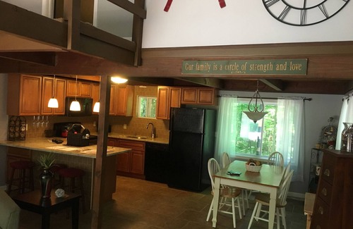 Thornhurst House | Dog friendly room & fun for the all the friends & family
