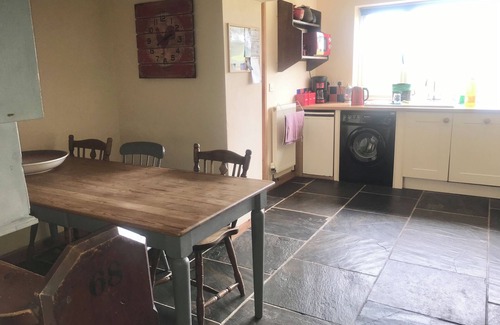 Bridport Cottage | Dog friendly, rural location,on network of footpaths,close to country pub