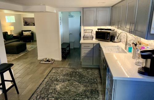 North Admiral Apartment | Dog friendly space in West Seattle for up to 4 people.