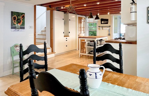 Asbury Park Cottage | Dog friendly! Steps to the beach, boardwalk and town!