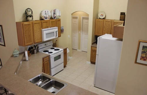 Tuscan Ridge House | Dog friendly! Super Quiet, Pool, Close to Disney, Indoor Game Room, 2 Masters