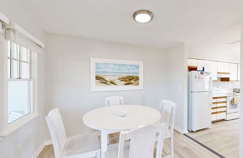 Buxton House | Dog-friendly townhouse w/private W/D, WiFi, shared pool, AC - ocean view